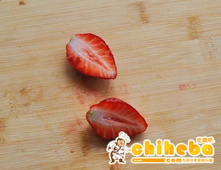 金鱼（草莓创意摆盘）的做法 步骤3